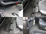 社外3Dフロアマットを装着済みです♪助手席には社外フットレストを装着済みです♪あったら嬉しいカスタムがたくさん装備されています♪
