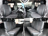 シートはダークプライム特有のハーフレザーシートになっております！運転席・助手席にはアームレストが装着済みです♪