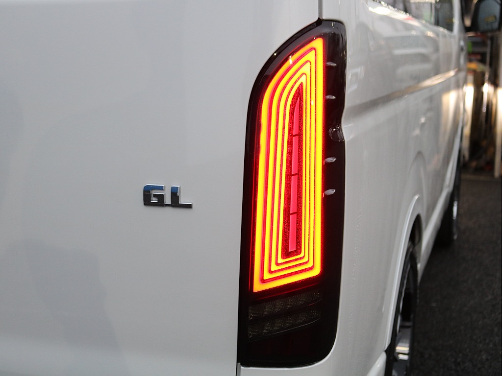 NEOTRACE LEDテールランプは光るとカッコイイんです！！