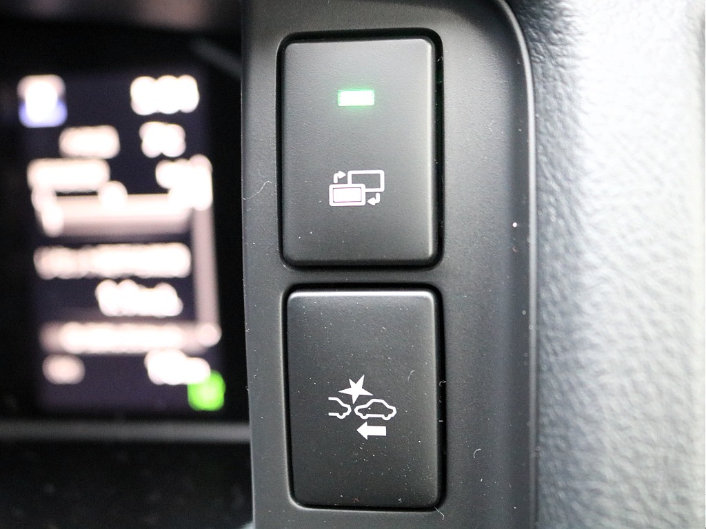 ＦＬＥＸグループは「すべての人に愛車を」をコンセプトに車種別に全国展開中！愛車と一緒に、ライフスタイルを充実させてもらいたいという思いで、ランクル仙台泉店では皆様のご要望になんでもお応えします♪