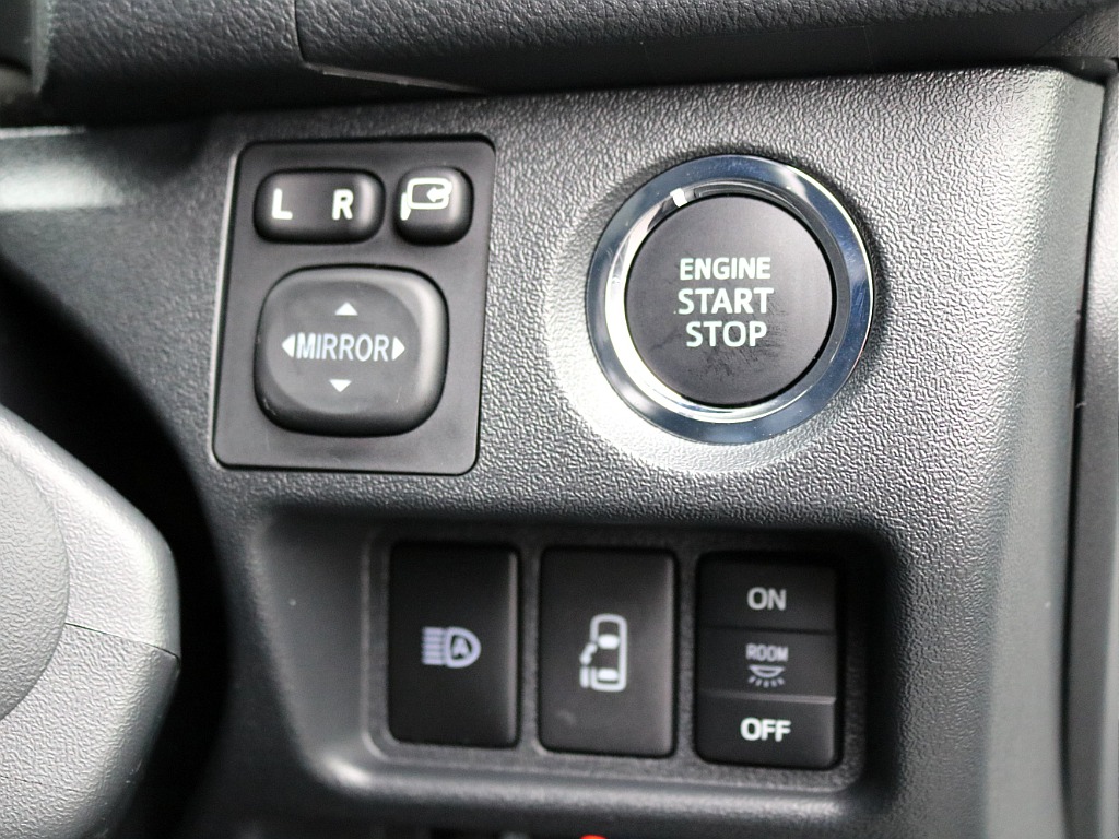 ＦＬＥＸグループは「すべての人に愛車を」をコンセプトに車種別に全国展開中！愛車と一緒に、ライフスタイルを充実させてもらいたいという思いで、ランクル仙台泉店では皆様のご要望になんでもお応えします♪