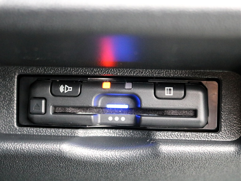 ＦＬＥＸグループは「すべての人に愛車を」をコンセプトに車種別に全国展開中！愛車と一緒に、ライフスタイルを充実させてもらいたいという思いで、ランクル仙台泉店では皆様のご要望になんでもお応えします♪