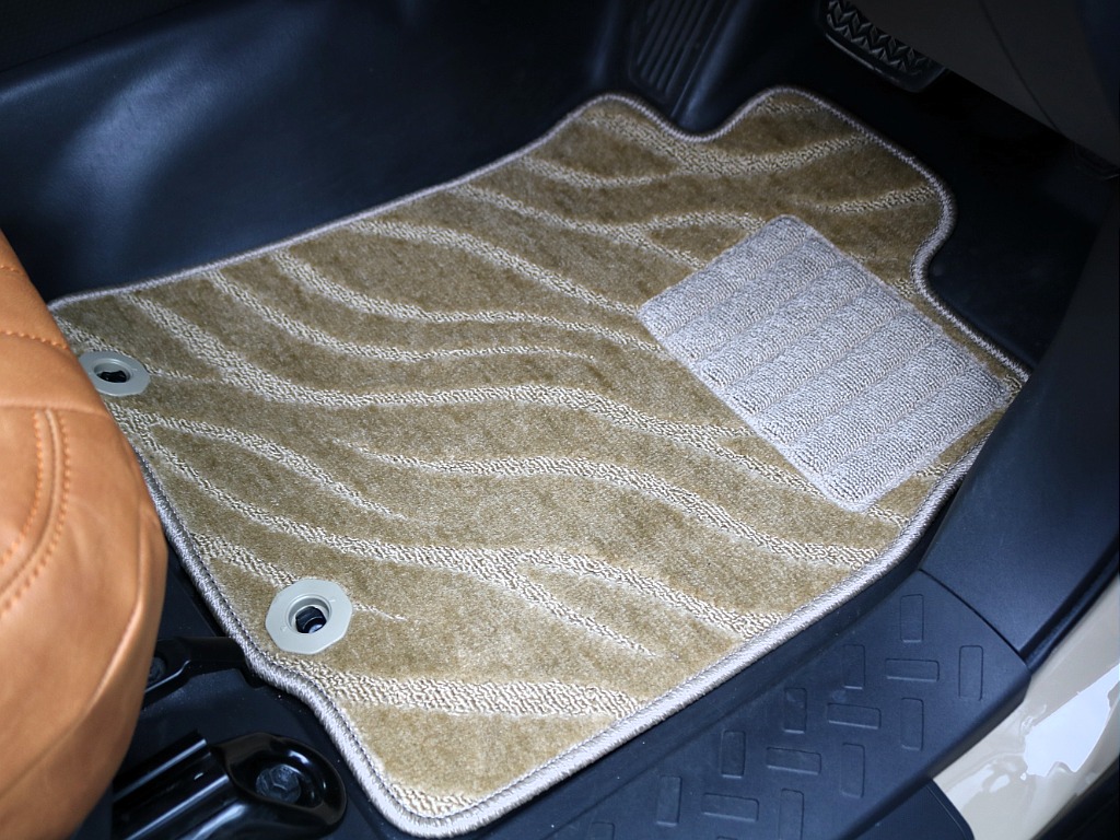 ＦＬＥＸグループは「すべての人に愛車を」をコンセプトに車種別に全国展開中！愛車と一緒に、ライフスタイルを充実させてもらいたいという思いで、ランクル仙台泉店では皆様のご要望になんでもお応えします♪