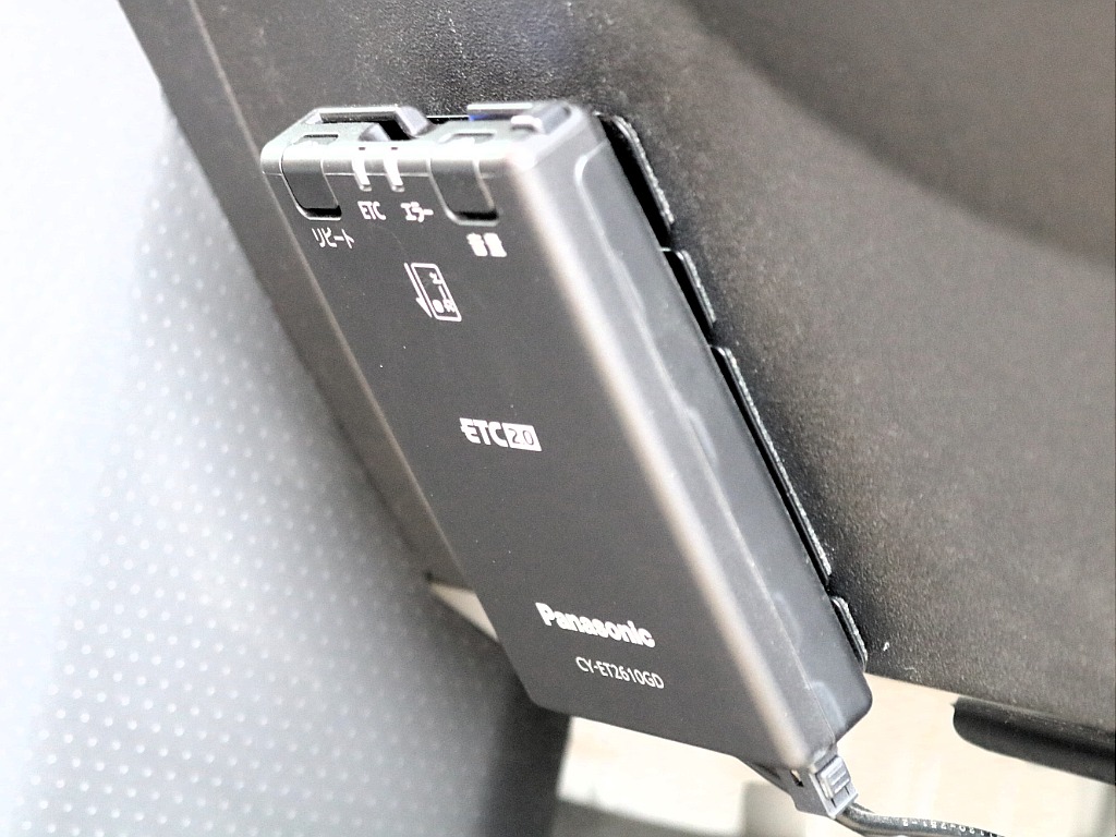 ＦＬＥＸグループは「すべての人に愛車を」をコンセプトに車種別に全国展開中！愛車と一緒に、ライフスタイルを充実させてもらいたいという思いで、ランクル仙台泉店では皆様のご要望になんでもお応えします♪