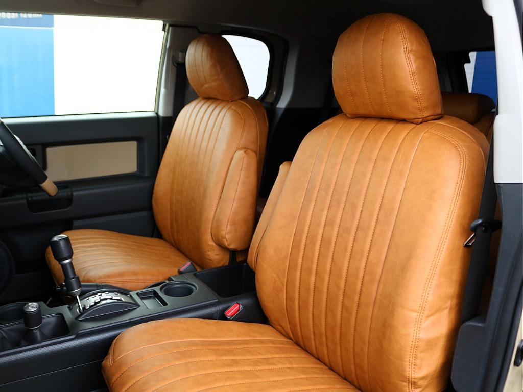 茶内装は空間を明るくしてくれます♪