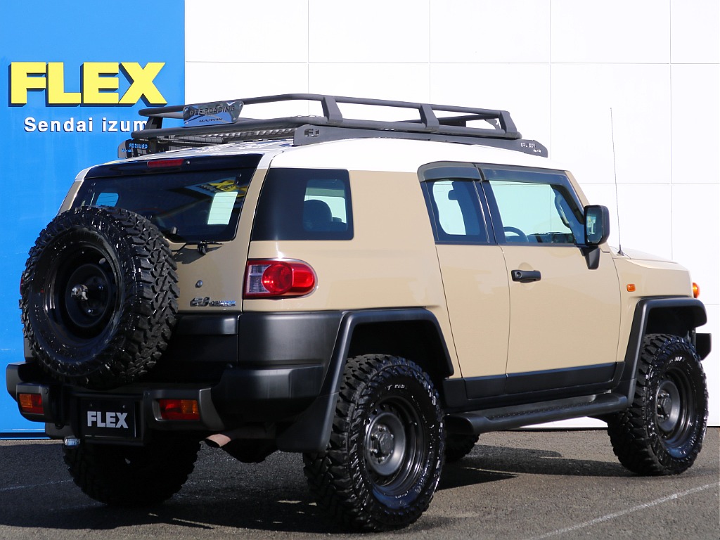 悪路走破性に優れ、車両の長さも463センチですので運転に自信の無い方でも取り回しし易いのも特徴です♪