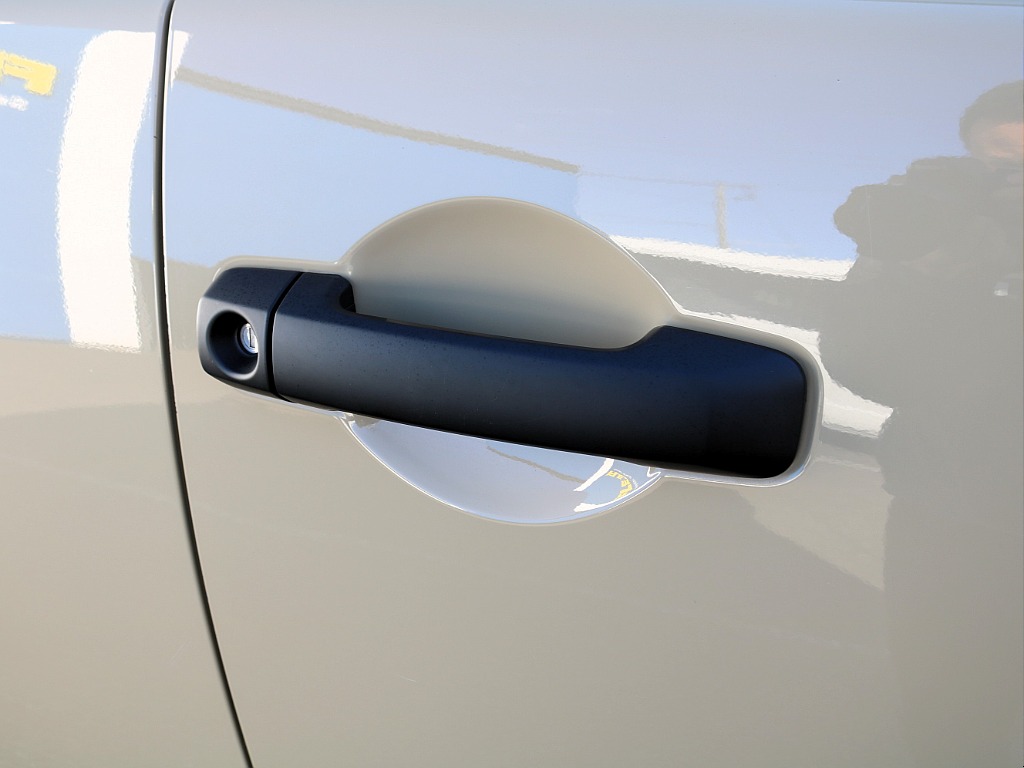 ＦＬＥＸグループは「すべての人に愛車を」をコンセプトに車種別に全国展開中！愛車と一緒に、ライフスタイルを充実させてもらいたいという思いで、ランクル仙台泉店では皆様のご要望になんでもお応えします♪