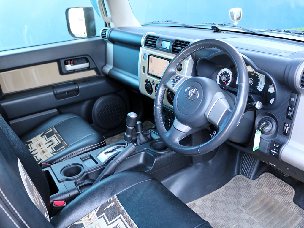 ＦＬＥＸグループは「すべての人に愛車を」をコンセプトに車種別に全国展開中！愛車と一緒に、ライフスタイルを充実させてもらいたいという思いで、ランクル仙台泉店では皆様のご要望になんでもお応えします♪