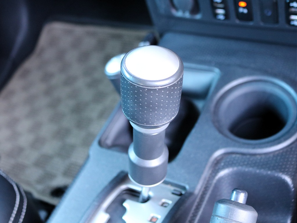 ＦＬＥＸグループは「すべての人に愛車を」をコンセプトに車種別に全国展開中！愛車と一緒に、ライフスタイルを充実させてもらいたいという思いで、ランクル仙台泉店では皆様のご要望になんでもお応えします♪