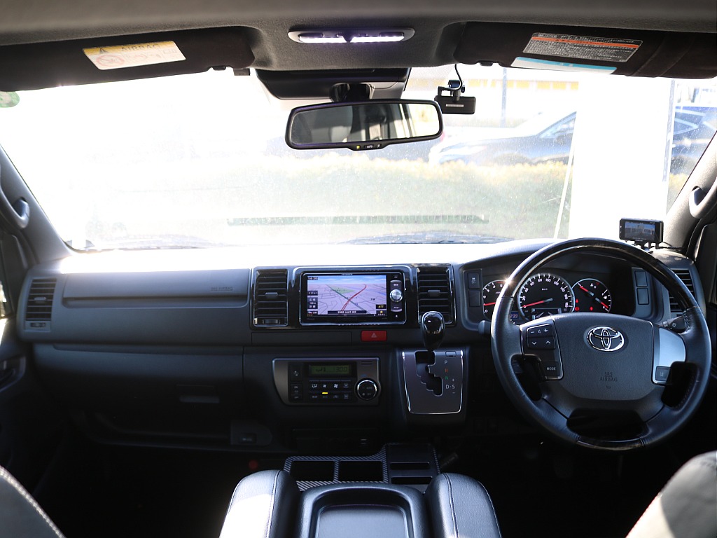 ＦＬＥＸグループは「すべての人に愛車を」をコンセプトに車種別に全国展開中！愛車と一緒に、ライフスタイルを充実させてもらいたいという思いで、ランクル仙台泉店では皆様のご要望になんでもお応えします♪