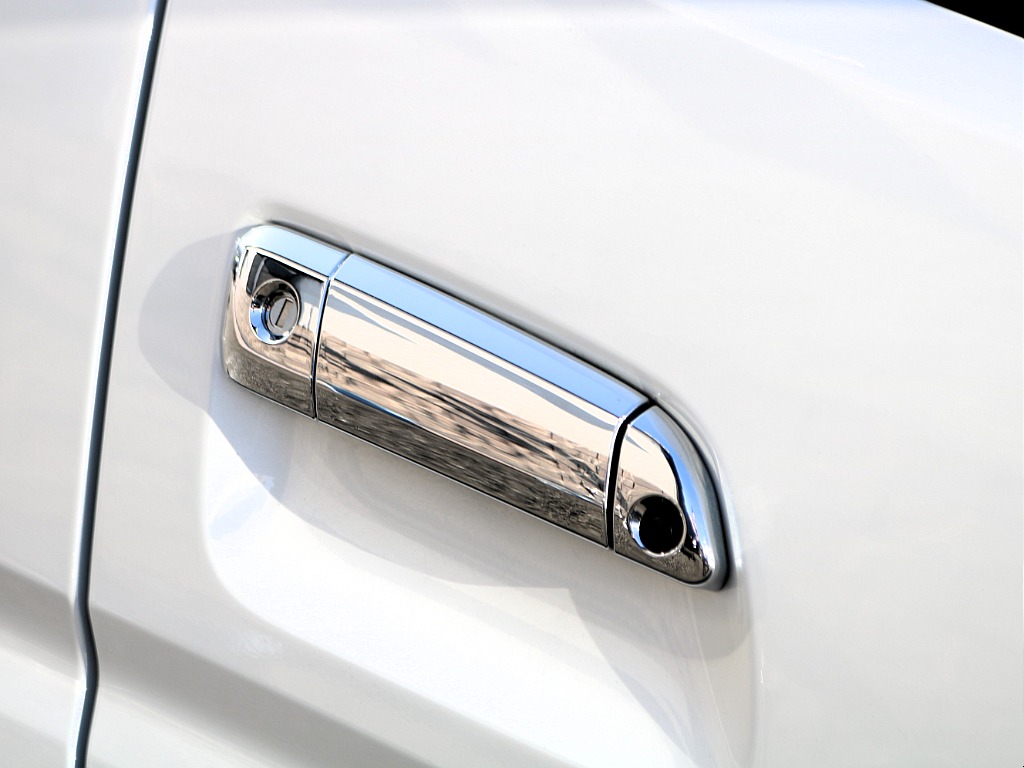 ＦＬＥＸグループは「すべての人に愛車を」をコンセプトに車種別に全国展開中！愛車と一緒に、ライフスタイルを充実させてもらいたいという思いで、ランクル仙台泉店では皆様のご要望になんでもお応えします♪