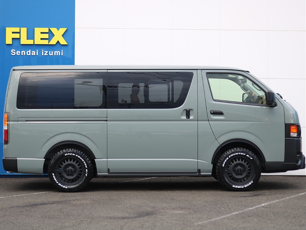 どの角度から見てもクラシカルで可愛らしい車両です♪