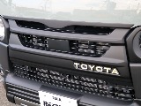 TOYOTA横文字エンブレムがクラシカルな雰囲気を醸し出します♪