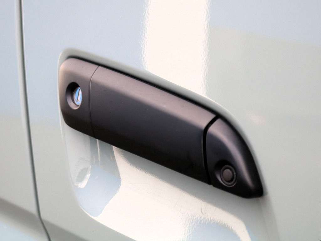 ＦＬＥＸグループは「すべての人に愛車を」をコンセプトに車種別に全国展開中！愛車と一緒に、ライフスタイルを充実させてもらいたいという思いで、ランクル仙台泉店では皆様のご要望になんでもお応えします♪