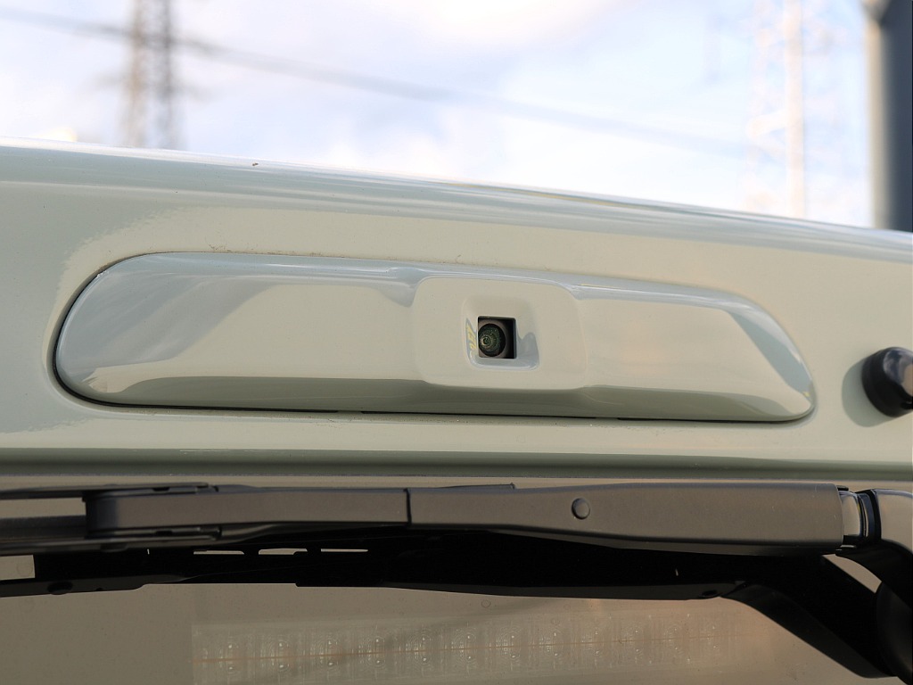 北海道～沖縄まで日本全国、遠方納車大歓迎です！現車確認が難しいお客様もご安心ください！お客様の目線に合わせ、お車のコンディション、装備品を細部までお伝えいたします！もちろん、ご自宅納車ＯＫです！