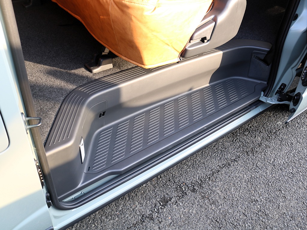 ＦＬＥＸグループは「すべての人に愛車を」をコンセプトに車種別に全国展開中！愛車と一緒に、ライフスタイルを充実させてもらいたいという思いで、ランクル仙台泉店では皆様のご要望になんでもお応えします♪