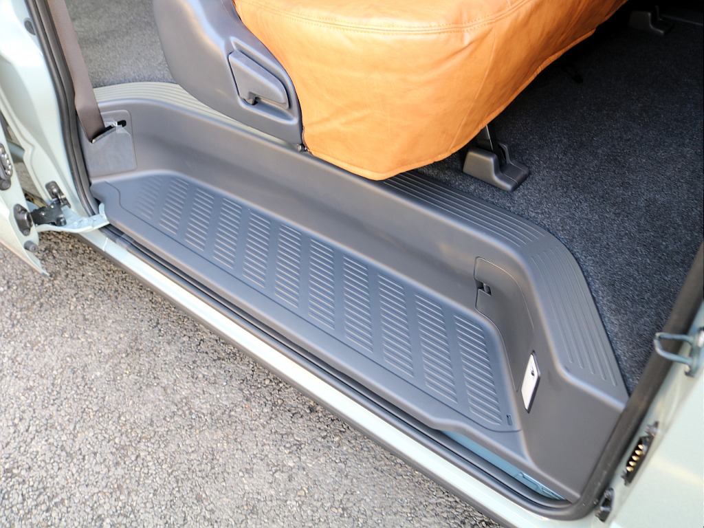 ＦＬＥＸグループは「すべての人に愛車を」をコンセプトに車種別に全国展開中！愛車と一緒に、ライフスタイルを充実させてもらいたいという思いで、ランクル仙台泉店では皆様のご要望になんでもお応えします♪