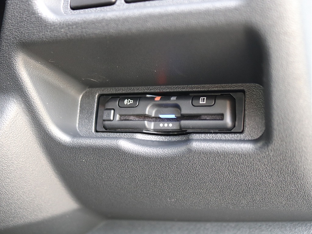 ＦＬＥＸグループは「すべての人に愛車を」をコンセプトに車種別に全国展開中！愛車と一緒に、ライフスタイルを充実させてもらいたいという思いで、ランクル仙台泉店では皆様のご要望になんでもお応えします♪