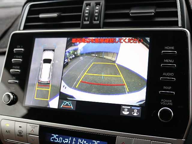 バックカメラ、パノラミックビューモニター等の安全装備も完備！