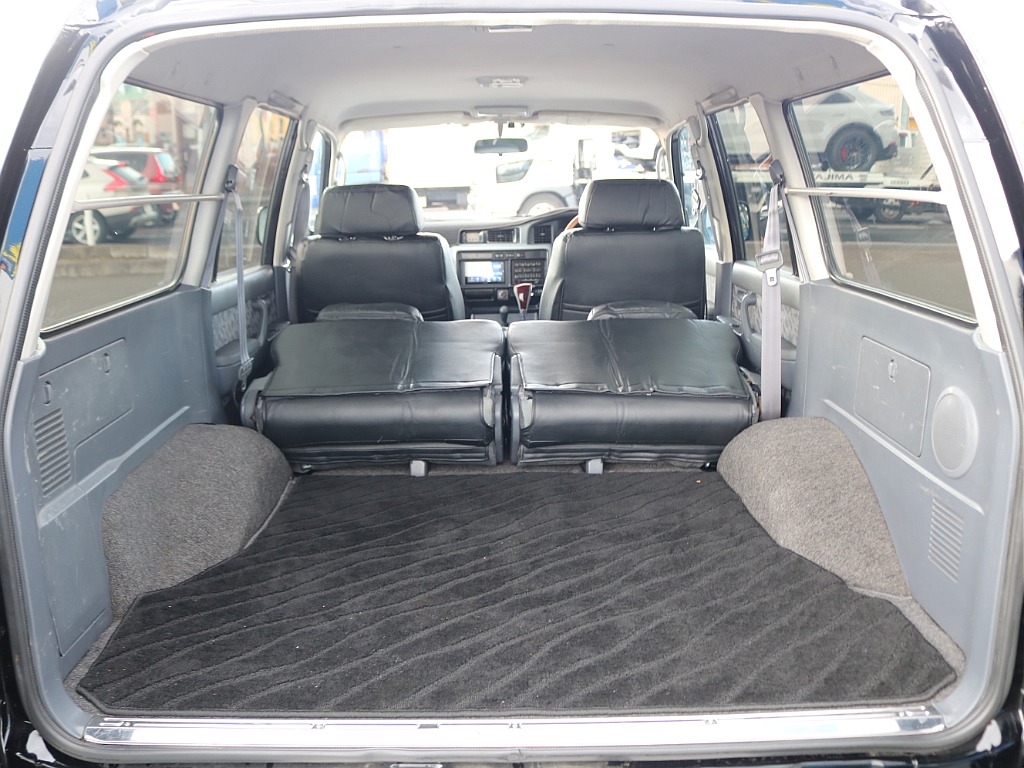 ＦＬＥＸグループは「すべての人に愛車を」をコンセプトに車種別に全国展開中！愛車と一緒に、ライフスタイルを充実させてもらいたいという思いで、ランクル仙台泉店では皆様のご要望になんでもお応えします♪