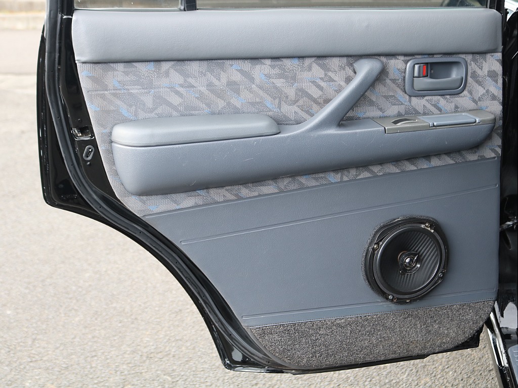 ＦＬＥＸグループは「すべての人に愛車を」をコンセプトに車種別に全国展開中！愛車と一緒に、ライフスタイルを充実させてもらいたいという思いで、ランクル仙台泉店では皆様のご要望になんでもお応えします♪