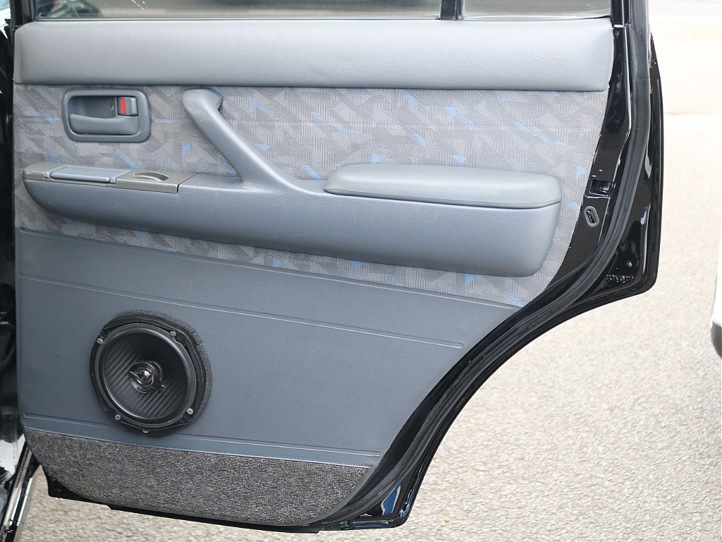 ＦＬＥＸグループは「すべての人に愛車を」をコンセプトに車種別に全国展開中！愛車と一緒に、ライフスタイルを充実させてもらいたいという思いで、ランクル仙台泉店では皆様のご要望になんでもお応えします♪