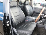 シートカバーはブラックレザー調シートカバーを装着しております！