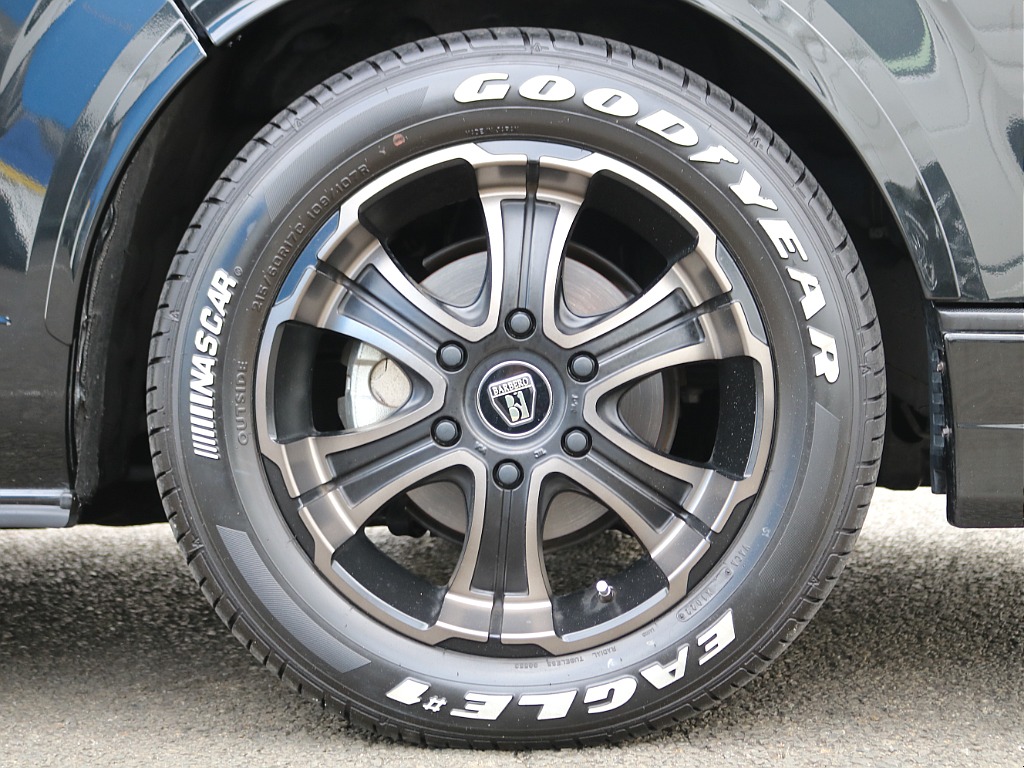 足元はバルベロ17インチAWにナスカータイヤを装着済み♪言うこと無しな仕上がり♪