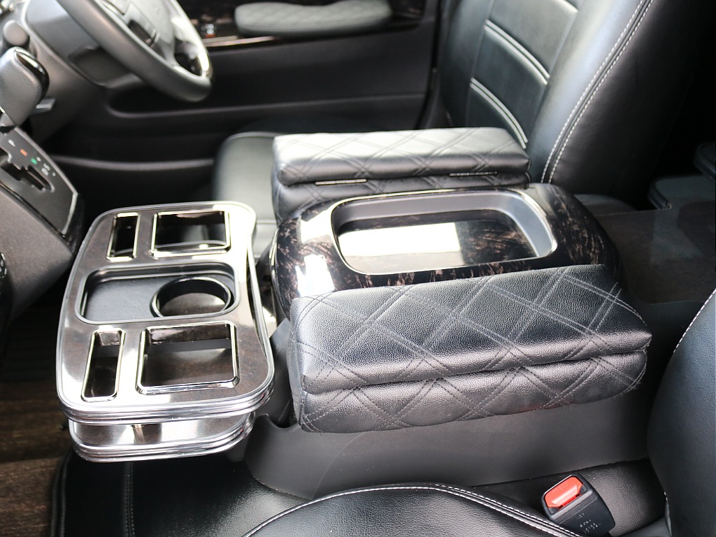 ＦＬＥＸグループは「すべての人に愛車を」をコンセプトに車種別に全国展開中！愛車と一緒に、ライフスタイルを充実させてもらいたいという思いで、ランクル仙台泉店では皆様のご要望になんでもお応えします♪