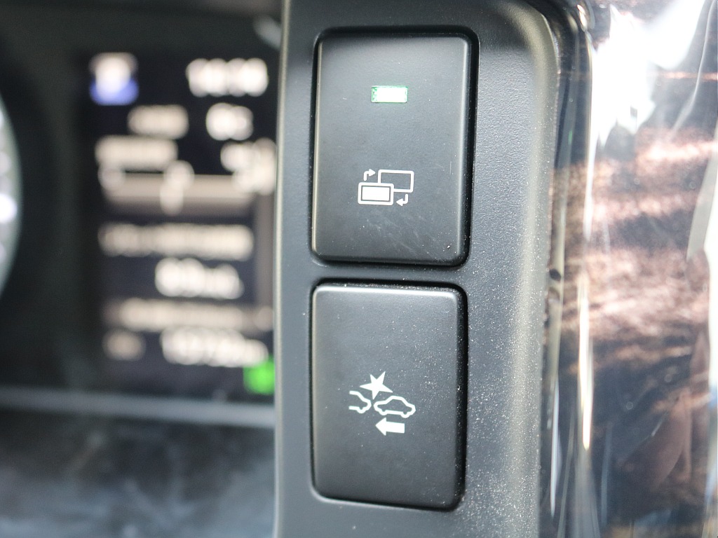 ＦＬＥＸグループは「すべての人に愛車を」をコンセプトに車種別に全国展開中！愛車と一緒に、ライフスタイルを充実させてもらいたいという思いで、ランクル仙台泉店では皆様のご要望になんでもお応えします♪