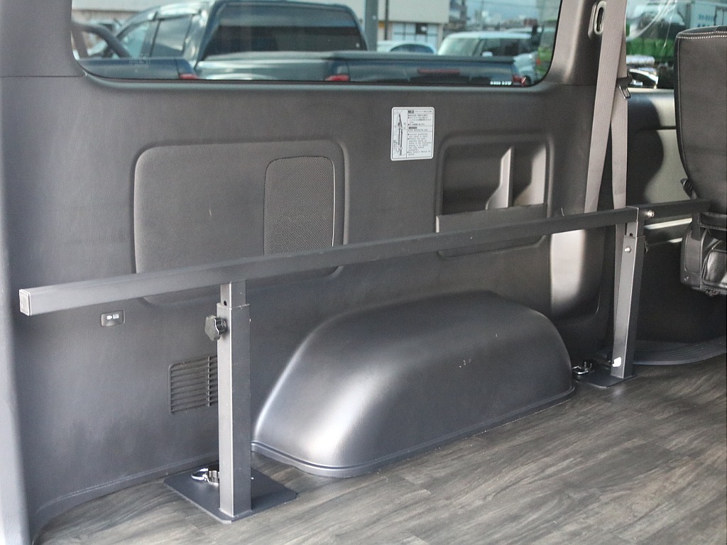 ＦＬＥＸグループは「すべての人に愛車を」をコンセプトに車種別に全国展開中！愛車と一緒に、ライフスタイルを充実させてもらいたいという思いで、ランクル仙台泉店では皆様のご要望になんでもお応えします♪