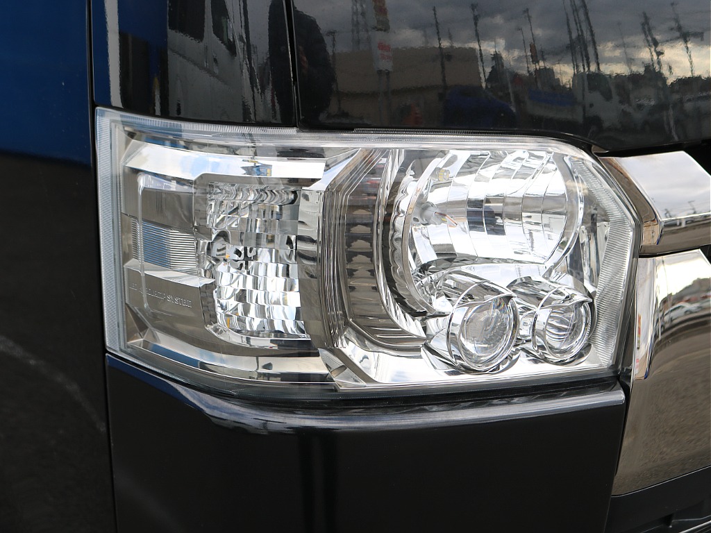 ＦＬＥＸグループは「すべての人に愛車を」をコンセプトに車種別に全国展開中！愛車と一緒に、ライフスタイルを充実させてもらいたいという思いで、ランクル仙台泉店では皆様のご要望になんでもお応えします♪