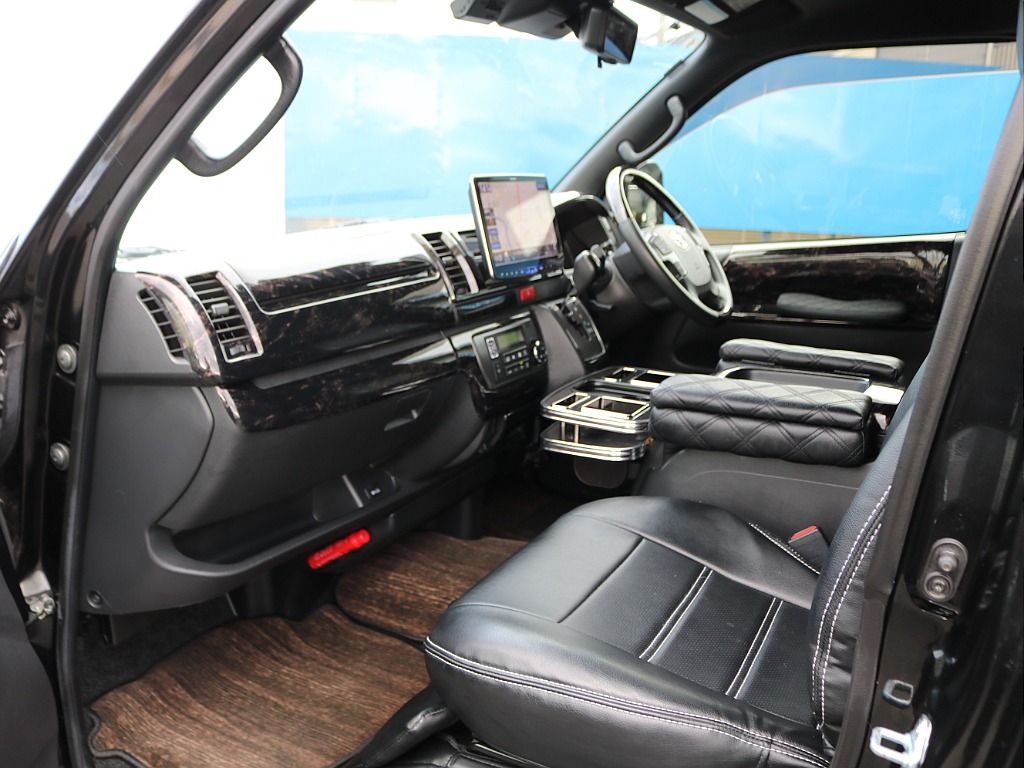 前オーナー様がこだわられたパーツが多数装備♪