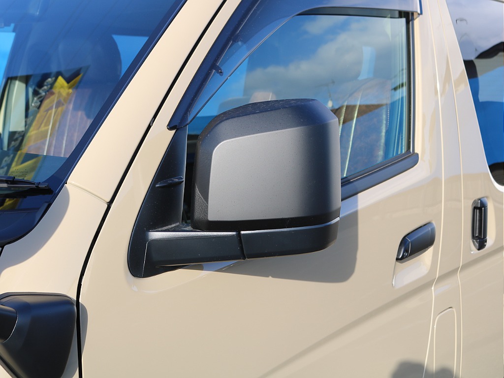 ＦＬＥＸグループは「すべての人に愛車を」をコンセプトに車種別に全国展開中！愛車と一緒に、ライフスタイルを充実させてもらいたいという思いで、ランクル仙台泉店では皆様のご要望になんでもお応えします♪