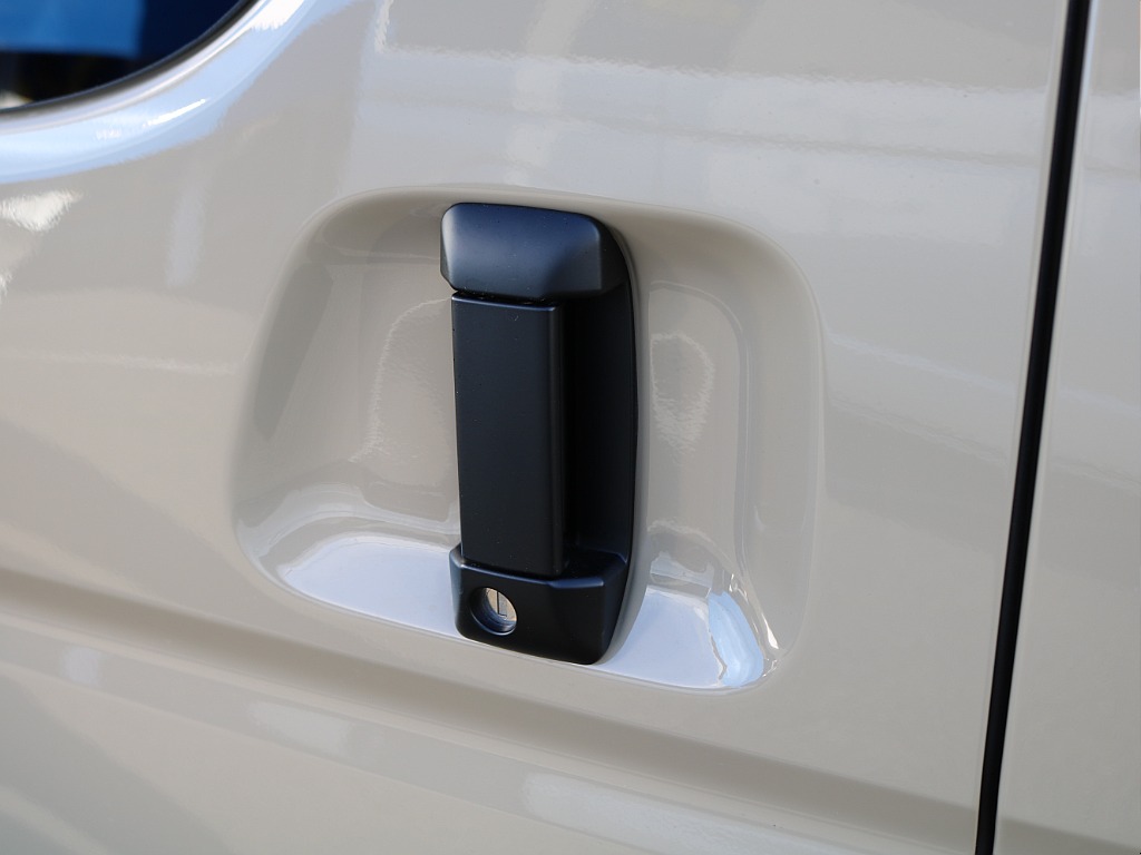 ＦＬＥＸグループは「すべての人に愛車を」をコンセプトに車種別に全国展開中！愛車と一緒に、ライフスタイルを充実させてもらいたいという思いで、ランクル仙台泉店では皆様のご要望になんでもお応えします♪