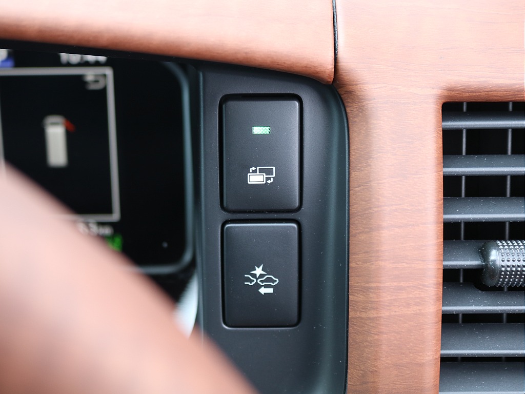 ＦＬＥＸグループは「すべての人に愛車を」をコンセプトに車種別に全国展開中！愛車と一緒に、ライフスタイルを充実させてもらいたいという思いで、ランクル仙台泉店では皆様のご要望になんでもお応えします♪