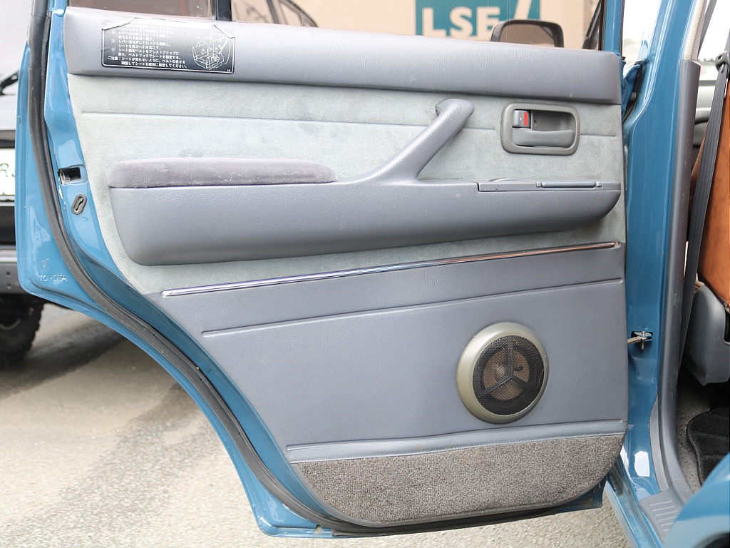 ＦＬＥＸグループは「すべての人に愛車を」をコンセプトに車種別に全国展開中！愛車と一緒に、ライフスタイルを充実させてもらいたいという思いで、ランクル仙台泉店では皆様のご要望になんでもお応えします♪