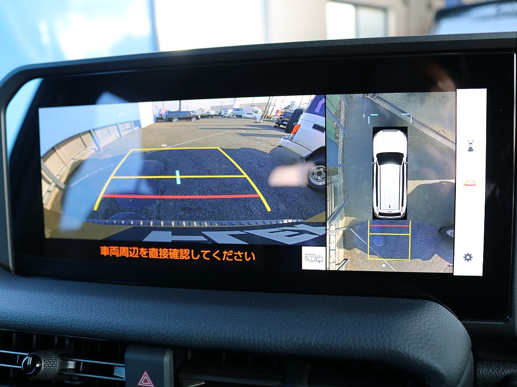 大画面なのでバックモニターも確認し易くなっております♪