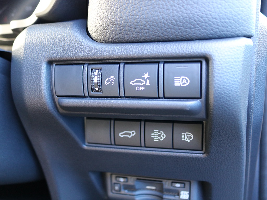 当店の在庫車は全て車輌検査専門会社である第三者機関（株）ＡＩＳ、日本自動車鑑定協会（ＪＡＡＡ）にて１台１台、必ず二重の車輌チェックを実施しております。修復歴有りの車の無断販売はいたしません。