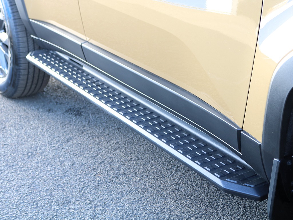 ＦＬＥＸグループは「すべての人に愛車を」をコンセプトに車種別に全国展開中！愛車と一緒に、ライフスタイルを充実させてもらいたいという思いで、ランクル仙台泉店では皆様のご要望になんでもお応えします♪