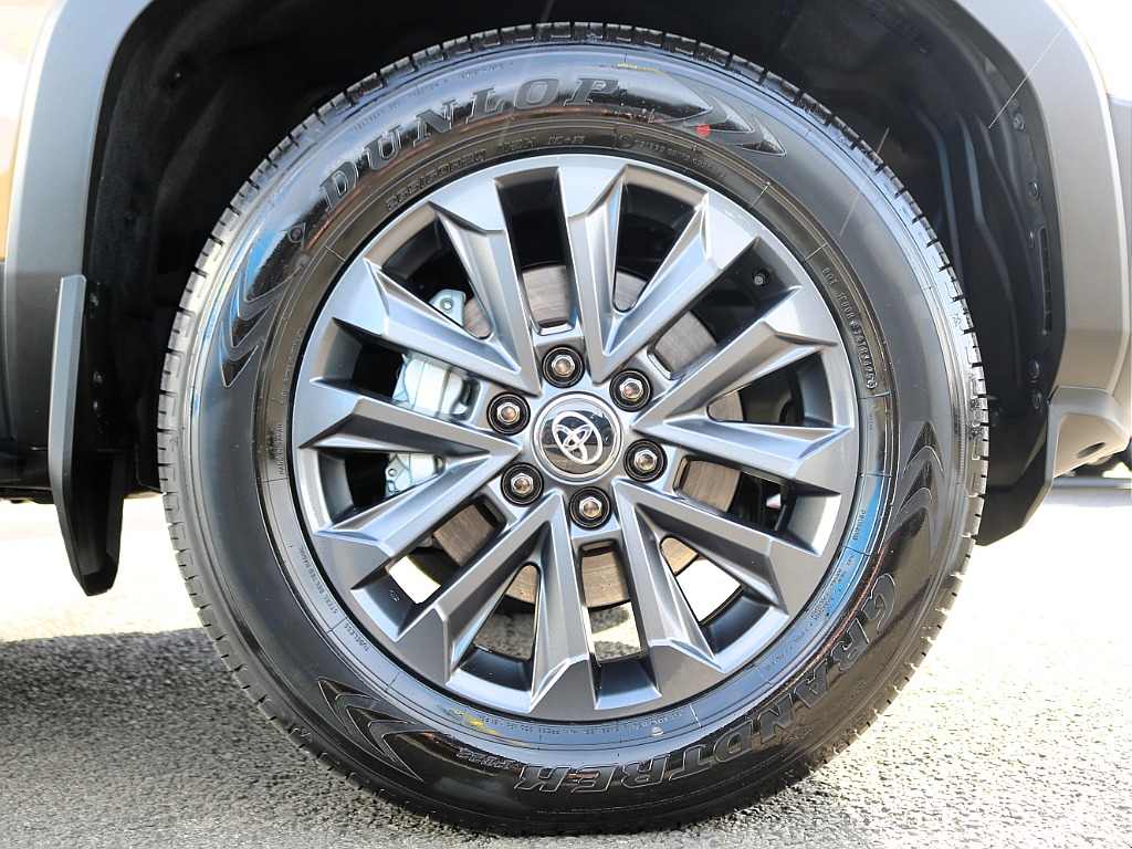 ＦＬＥＸグループは「すべての人に愛車を」をコンセプトに車種別に全国展開中！愛車と一緒に、ライフスタイルを充実させてもらいたいという思いで、ランクル仙台泉店では皆様のご要望になんでもお応えします♪