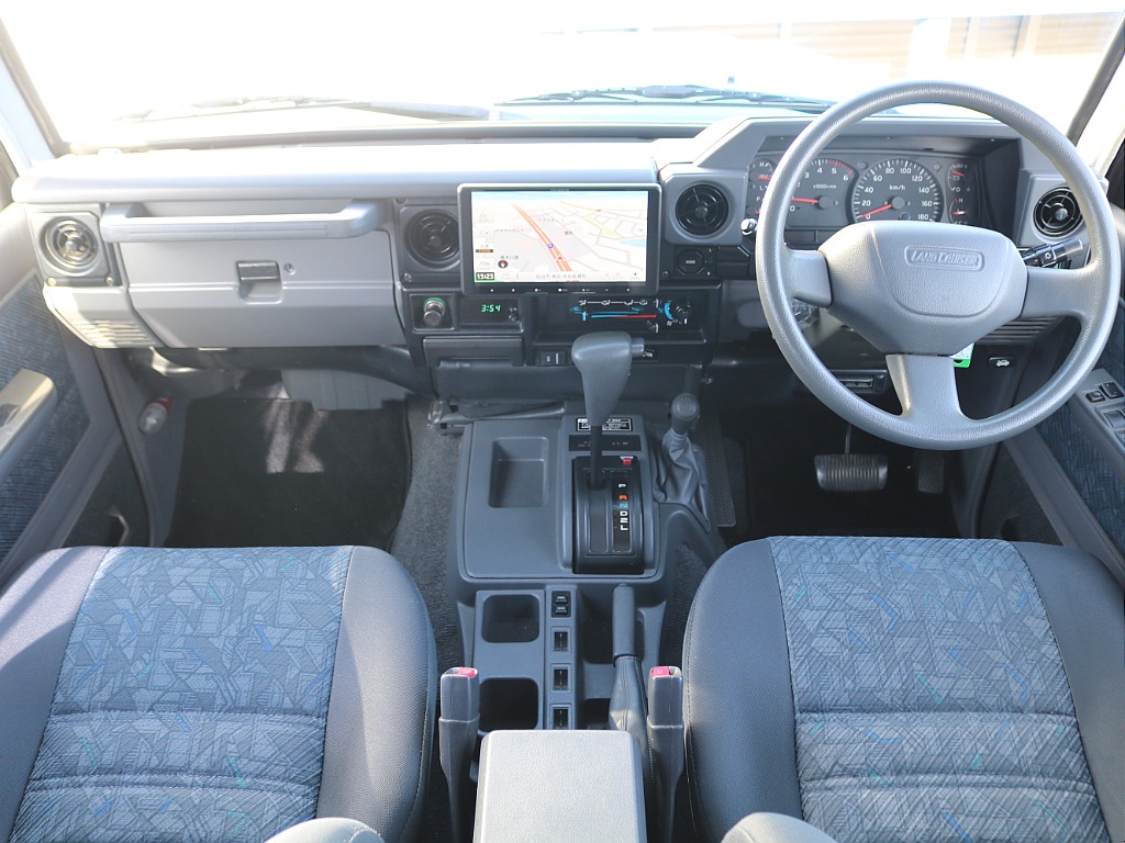 ＦＬＥＸグループは「すべての人に愛車を」をコンセプトに車種別に全国展開中！愛車と一緒に、ライフスタイルを充実させてもらいたいという思いで、ランクル仙台泉店では皆様のご要望になんでもお応えします♪