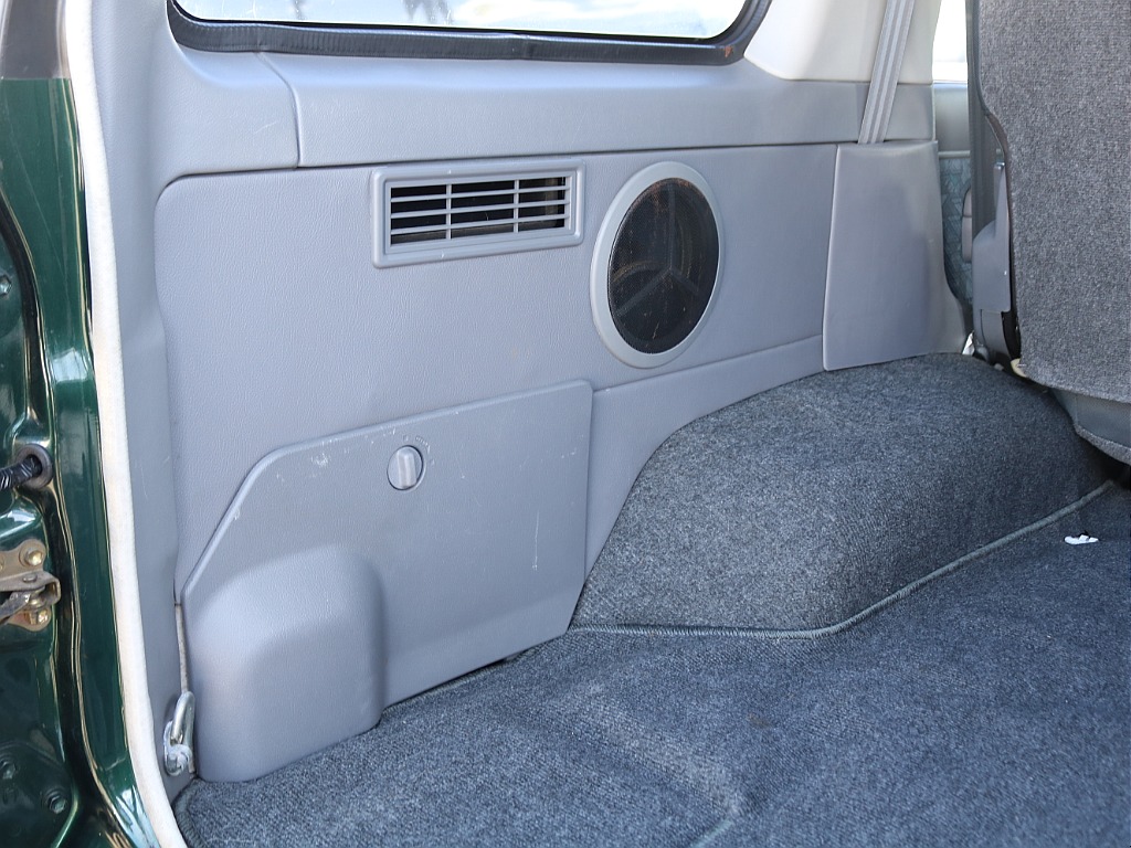 この車両は低年式のディーゼルエンジンですので、ディーゼル規制地域にお住まいの方は別途でNOx・PM適合費用が必要となりますので、あらかじめご注意ください。