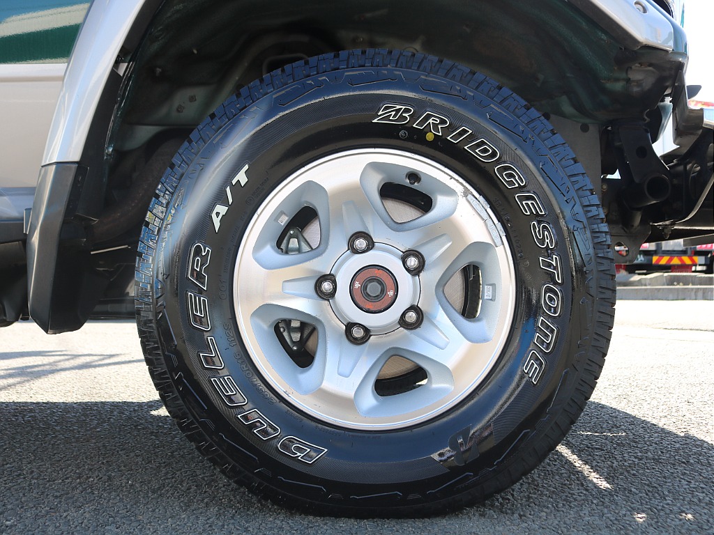 純正の16インチホイール！