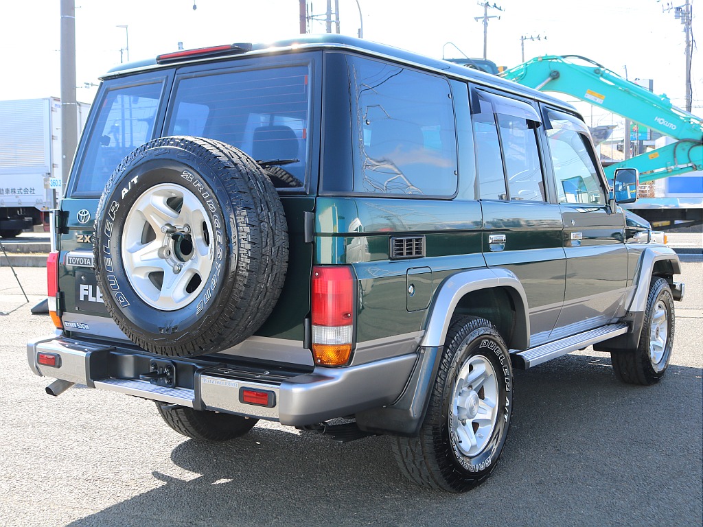 ＦＬＥＸグループは「すべての人に愛車を」をコンセプトに車種別に全国展開中！愛車と一緒に、ライフスタイルを充実させてもらいたいという思いで、ランクル仙台泉店では皆様のご要望になんでもお応えします♪