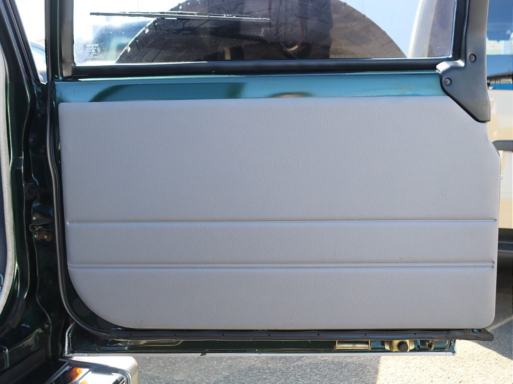 ＦＬＥＸグループは「すべての人に愛車を」をコンセプトに車種別に全国展開中！愛車と一緒に、ライフスタイルを充実させてもらいたいという思いで、ランクル仙台泉店では皆様のご要望になんでもお応えします♪