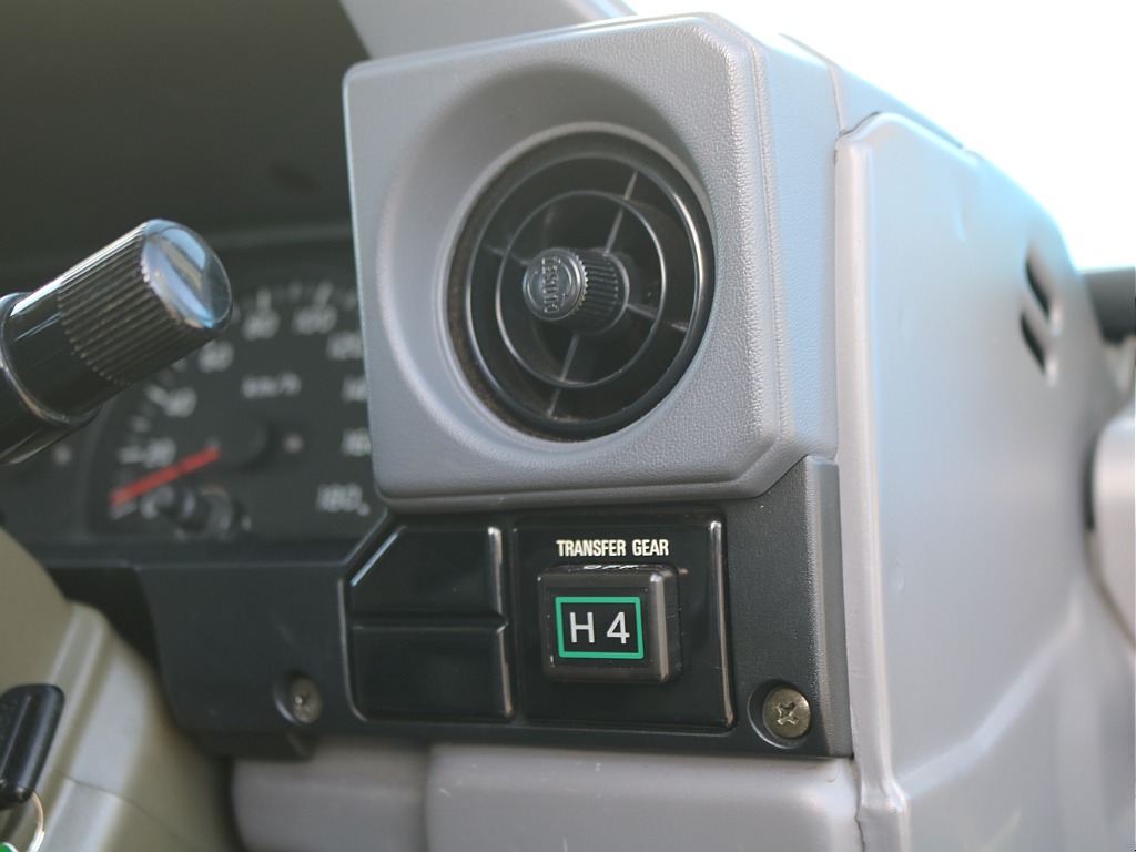 ＦＬＥＸグループは「すべての人に愛車を」をコンセプトに車種別に全国展開中！愛車と一緒に、ライフスタイルを充実させてもらいたいという思いで、ランクル仙台泉店では皆様のご要望になんでもお応えします♪