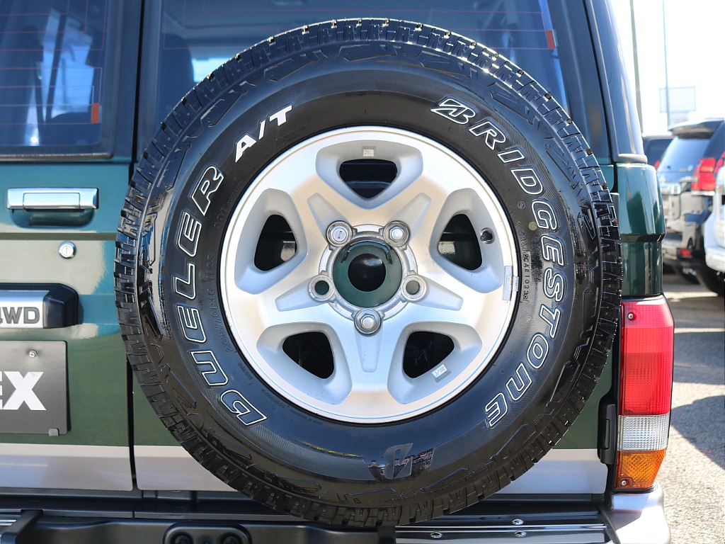 ＦＬＥＸグループは「すべての人に愛車を」をコンセプトに車種別に全国展開中！愛車と一緒に、ライフスタイルを充実させてもらいたいという思いで、ランクル仙台泉店では皆様のご要望になんでもお応えします♪