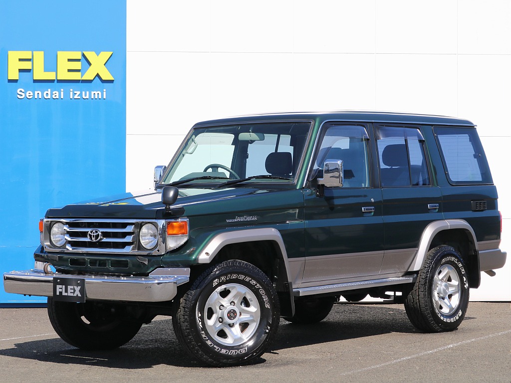 平成13年式後期型ランドクルーザー76！走行距離は驚きの9.5万km台！内外装共に綺麗な状態保っております！ボディカラーは純正カラーのグリーンⅡ！