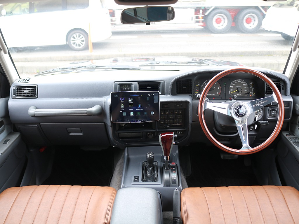 ＦＬＥＸグループは「すべての人に愛車を」をコンセプトに車種別に全国展開中！愛車と一緒に、ライフスタイルを充実させてもらいたいという思いで、ランクル仙台泉店では皆様のご要望になんでもお応えします♪